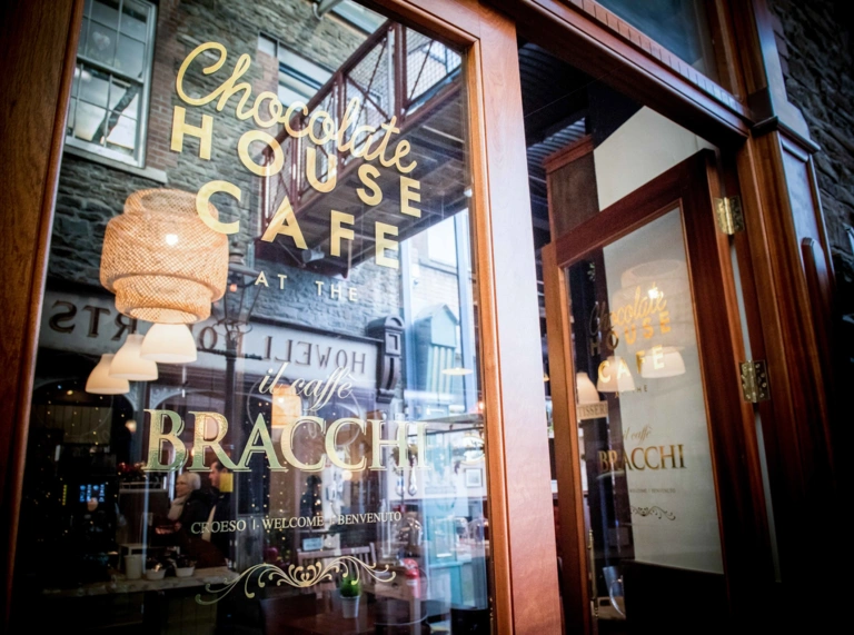 The shop front of a café.