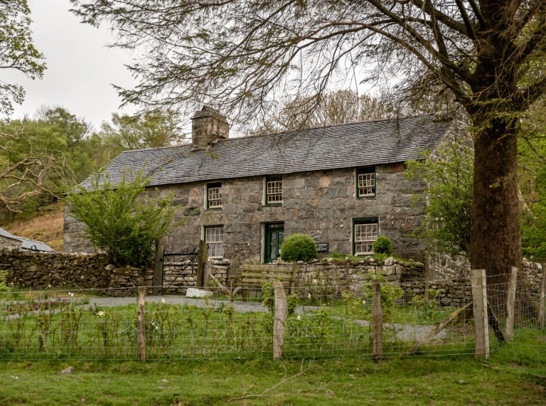 External shot of a cottage.