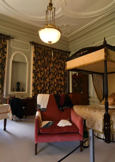 A four poster bed in the bedroom at Tredegar House