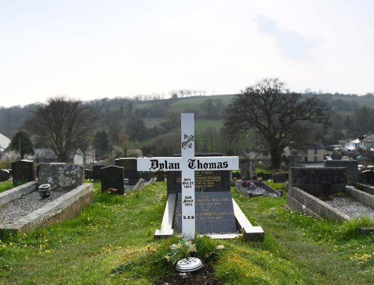 A cross in a graveyard of a famous Welsh author.