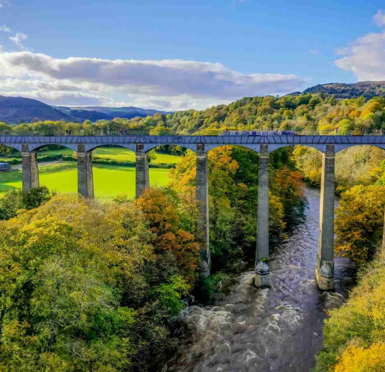 A stunning scenic shot of Pontcysyllte Aqueduct with the river flowing beneath.