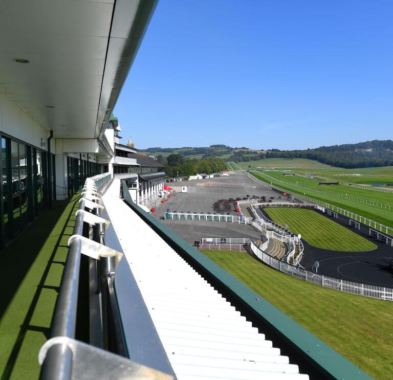 The length of a racecourse as seen from a viewing box.