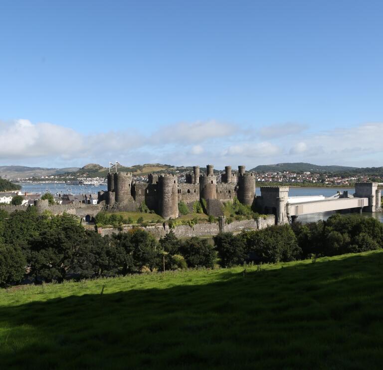 Image of Conwy Castle and nearby bridge